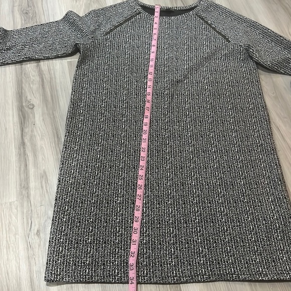 Women Knee Length Sweater Dress - Picture 4 of 5